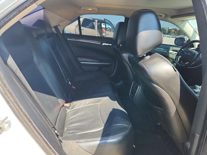 2017 CHRYSLER 300 LIMITED 10