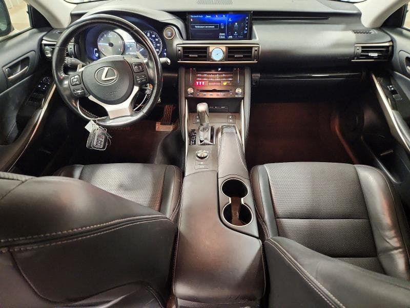2017 LEXUS IS 300 8
