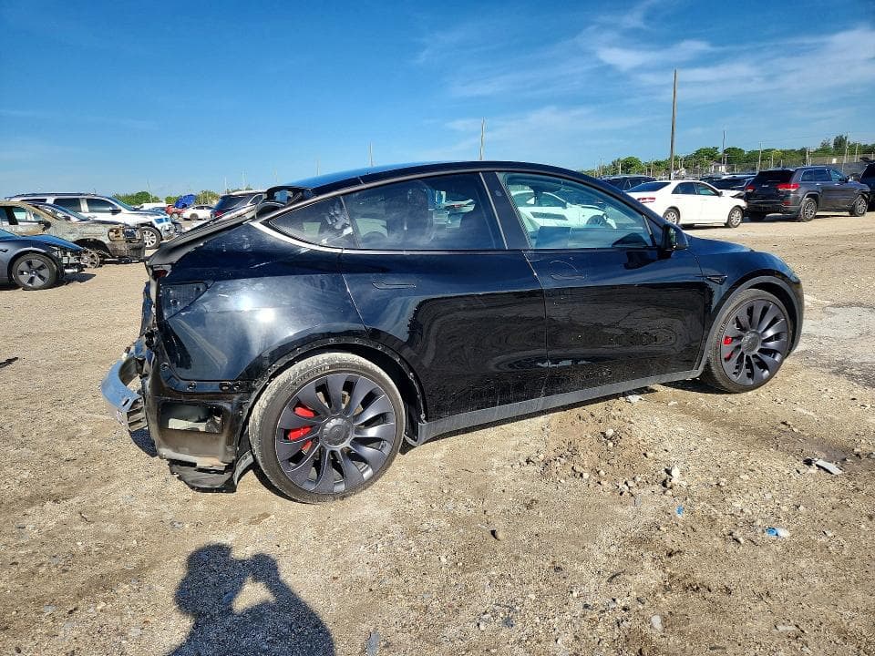 2024 TESLA MODEL Y 3