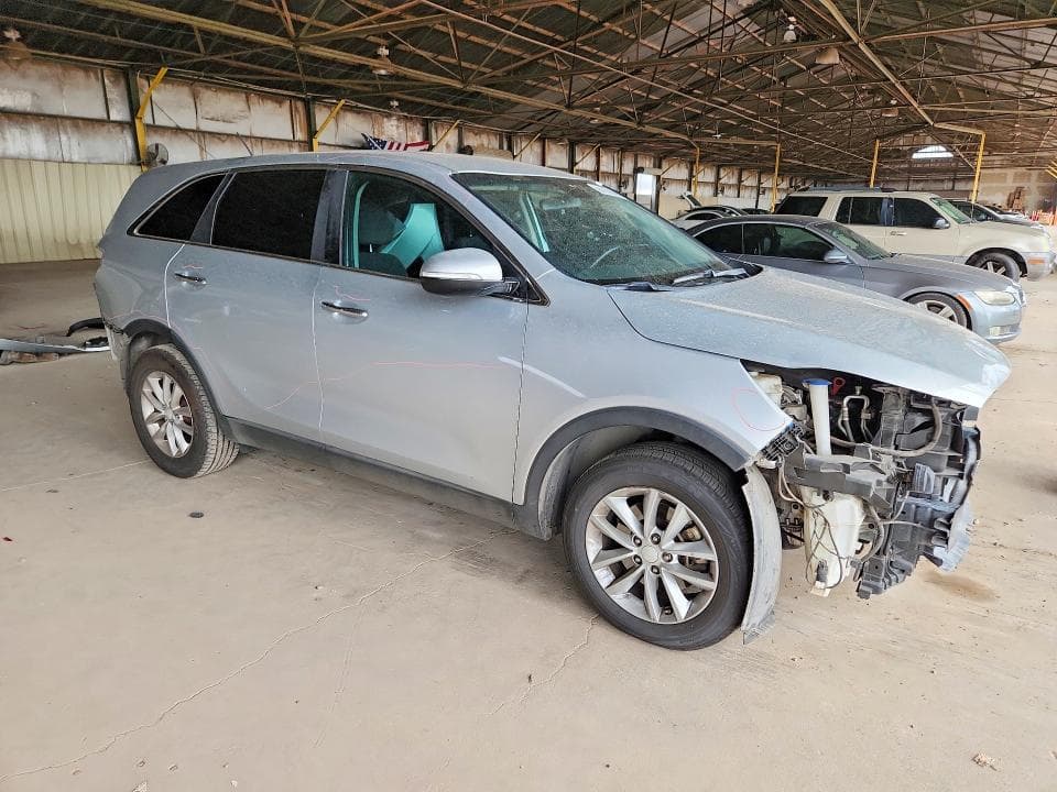 2017 KIA SORENTO L 4