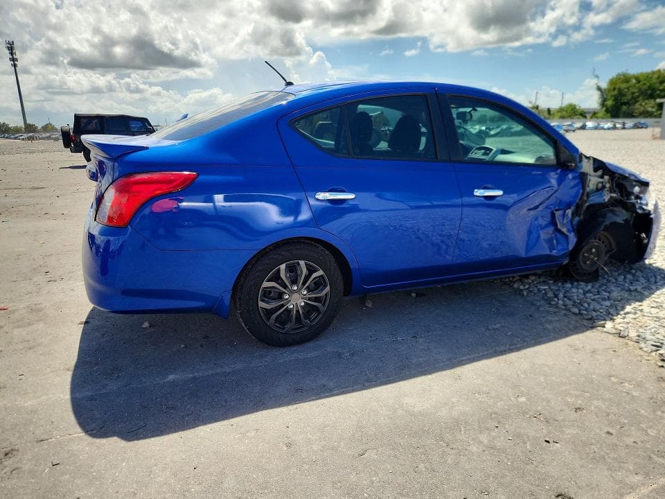 2017 NISSAN VERSA 1.6 SV 3