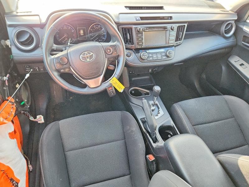 2017 TOYOTA RAV4 XLE 8