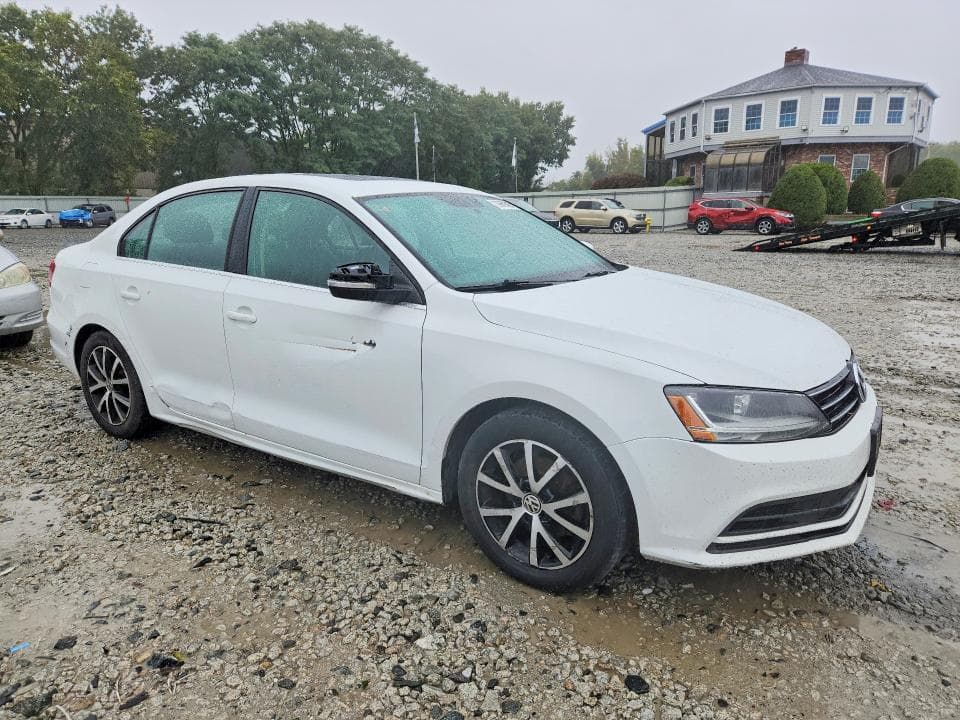 2017 VOLKSWAGEN JETTA SE 4