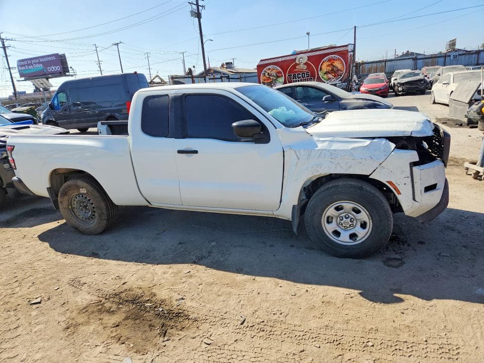 2022 NISSAN FRONTIER 4