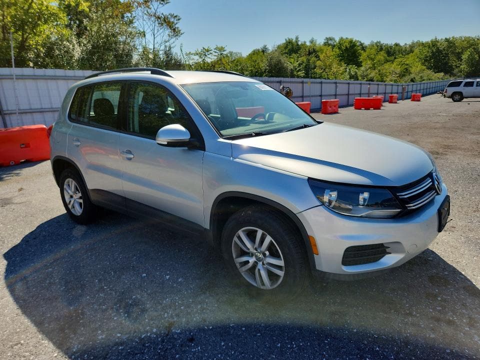 2017 VOLKSWAGEN TIGUAN S 4