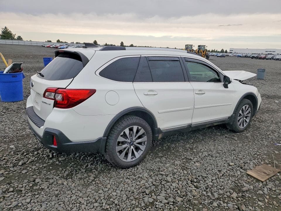 2018 SUBARU OUTBACK TOURING 3