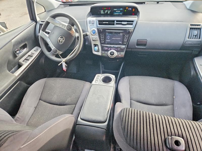 2017 TOYOTA PRIUS V THREE 8