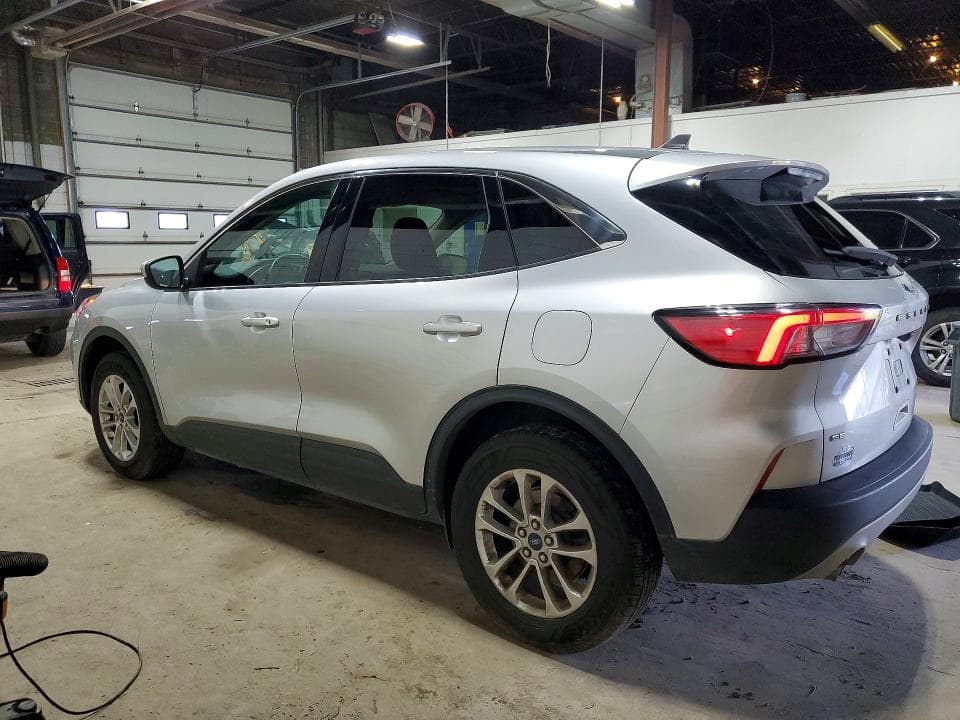 2020 FORD ESCAPE SE 2