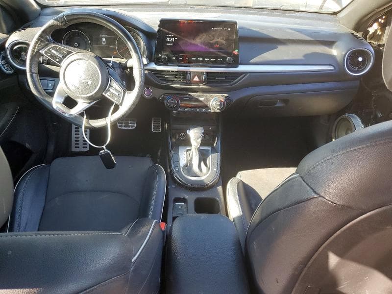2023 KIA FORTE GT LINE 8