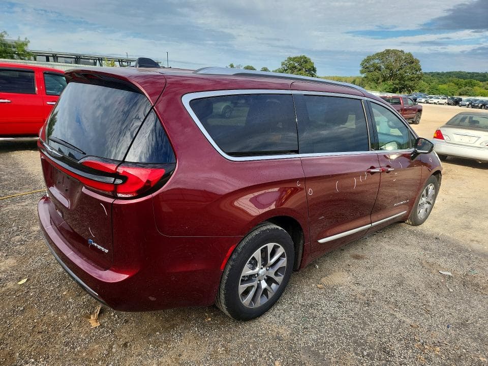2023 CHRYSLER PACIFICA HYBRID PINNACLE 3