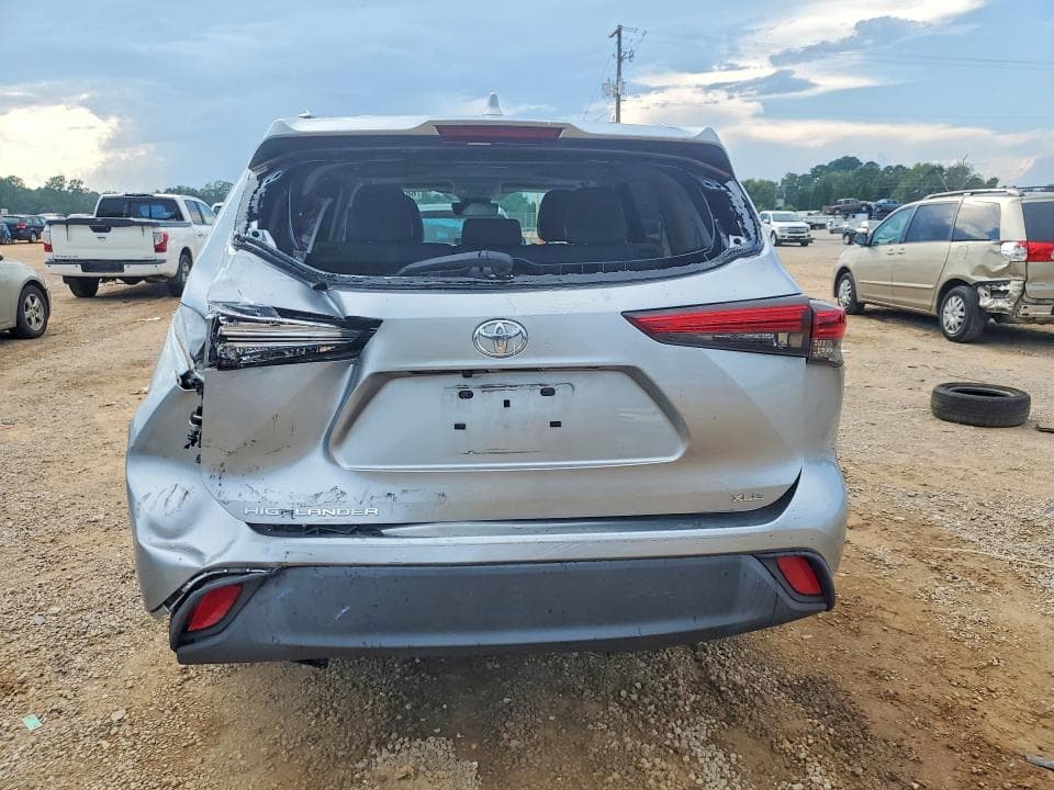 2023 TOYOTA HIGHLANDER XLE 6