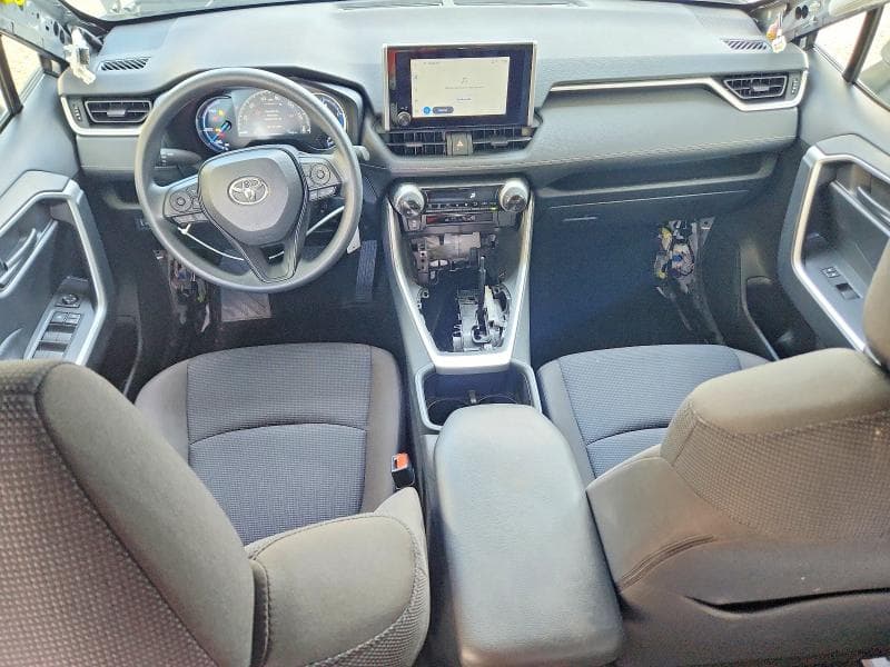 2025 TOYOTA RAV4 LE 8