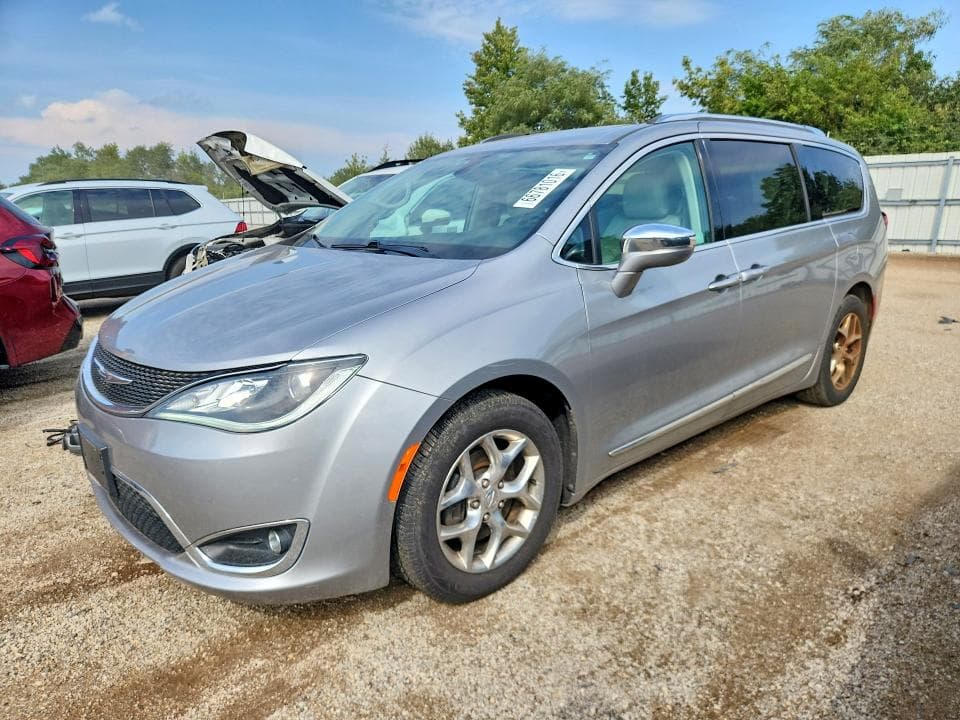 2017 CHRYSLER PACIFICA LIMITED - 1