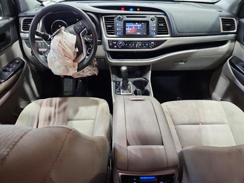 2019 TOYOTA HIGHLANDER LE 8