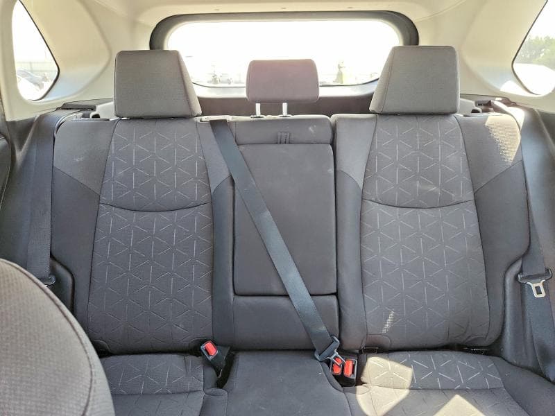 2019 TOYOTA RAV4 XLE 10