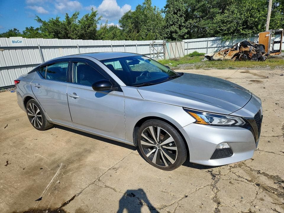 2022 NISSAN ALTIMA SR 4
