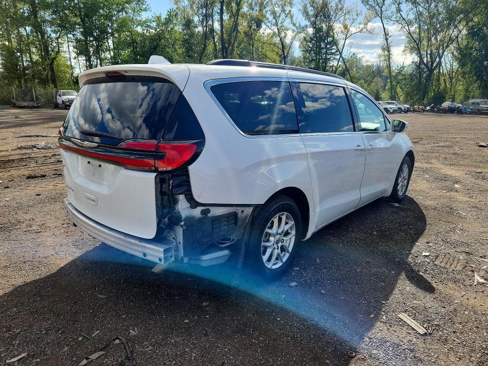 2022 CHRYSLER PACIFICA TOURING L 3