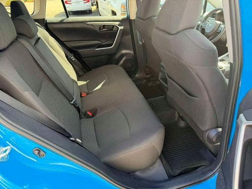 2019 TOYOTA RAV4 LE 7