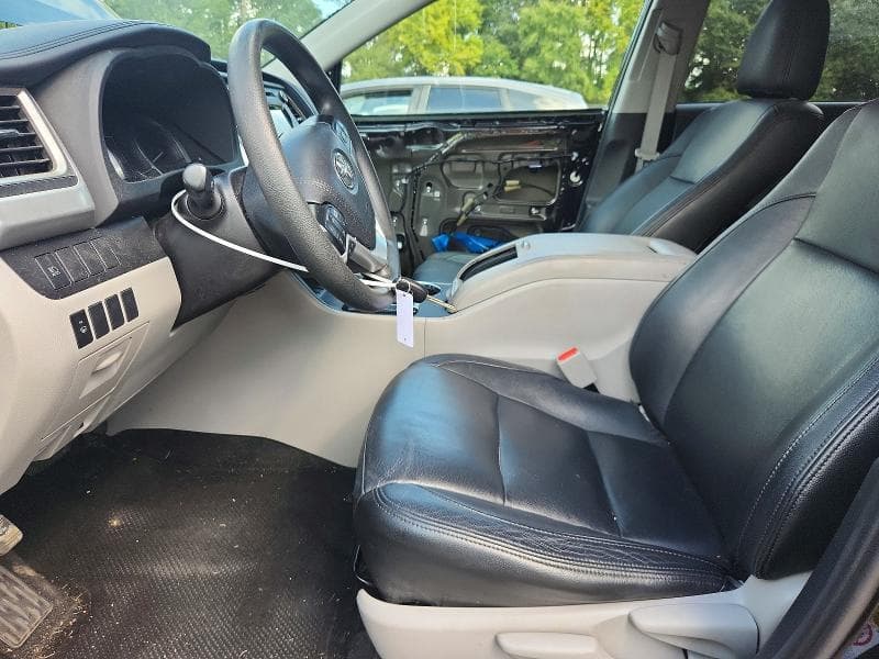 2019 TOYOTA HIGHLANDER LE 7