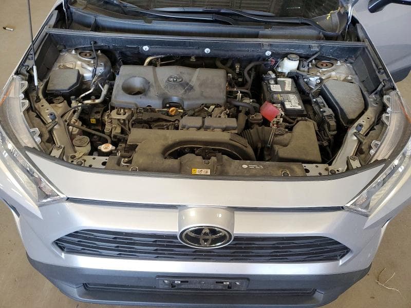 2021 TOYOTA RAV4 XLE 12