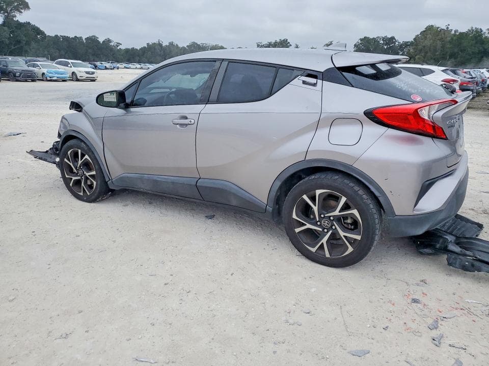 2019 TOYOTA C-HR XLE 2