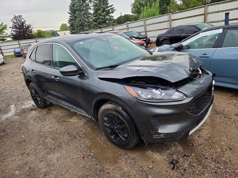 2020 FORD ESCAPE SE 4