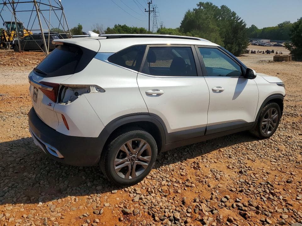 2021 KIA SELTOS S 3