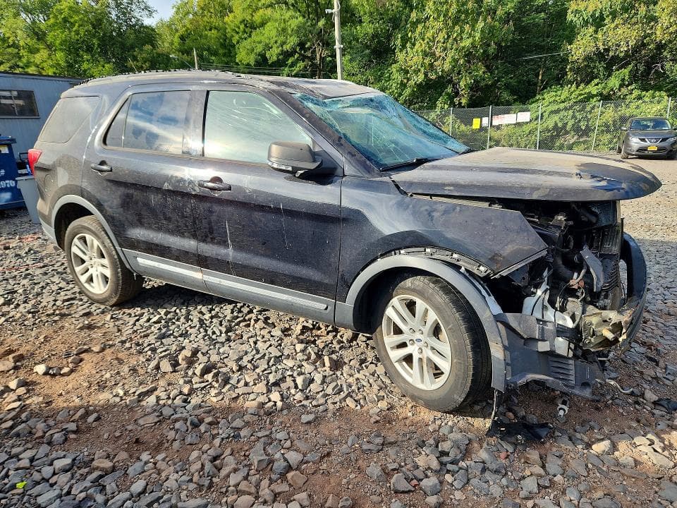 2019 FORD EXPLORER XLT 4
