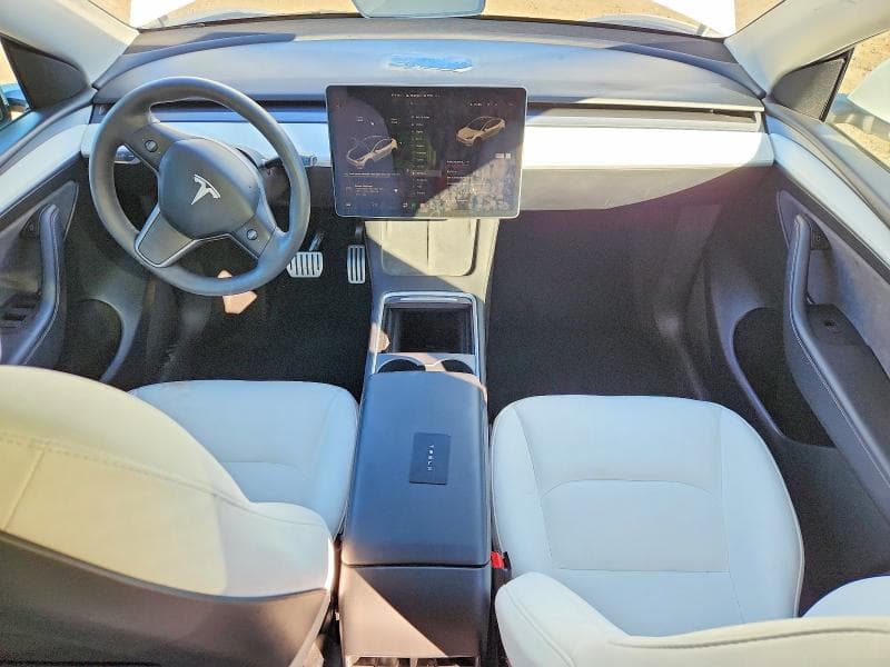 2023 TESLA MODEL Y 8