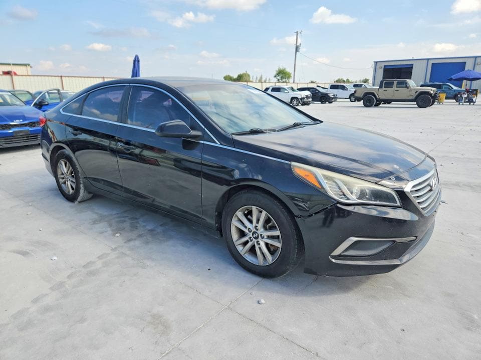 2017 HYUNDAI SONATA SE 4