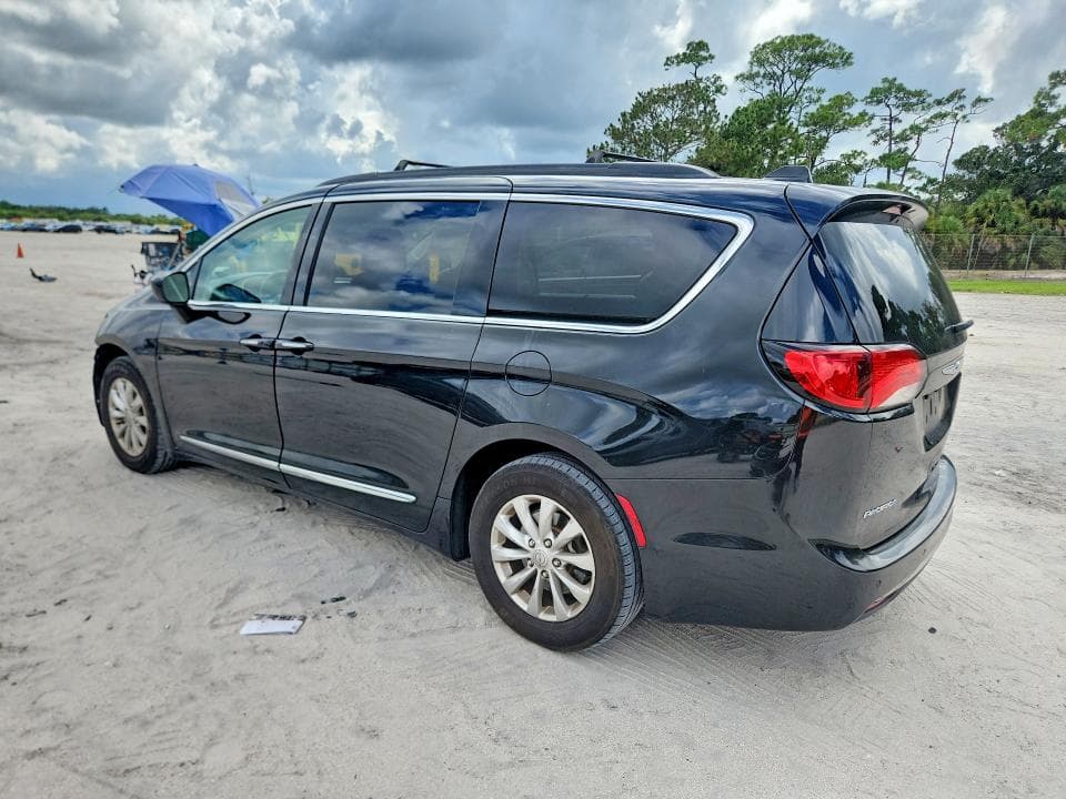 2017 CHRYSLER PACIFICA TOURING L 2