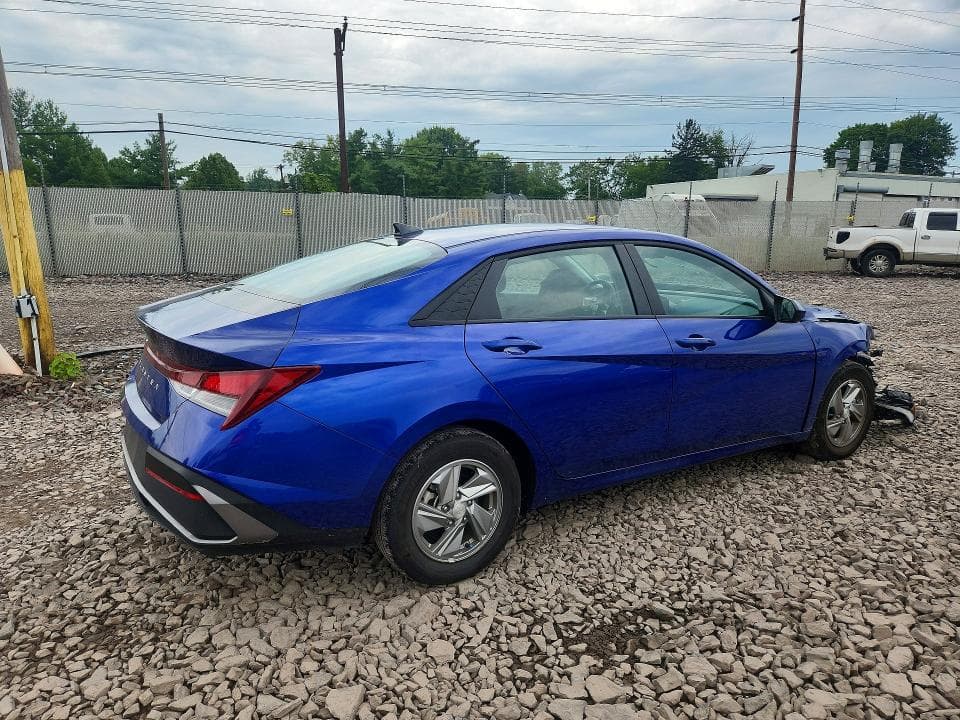 2026 HYUNDAI ELANTRA SE 3