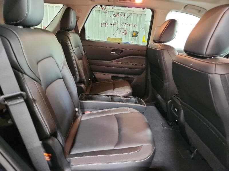 2024 NISSAN PATHFINDER SL 10