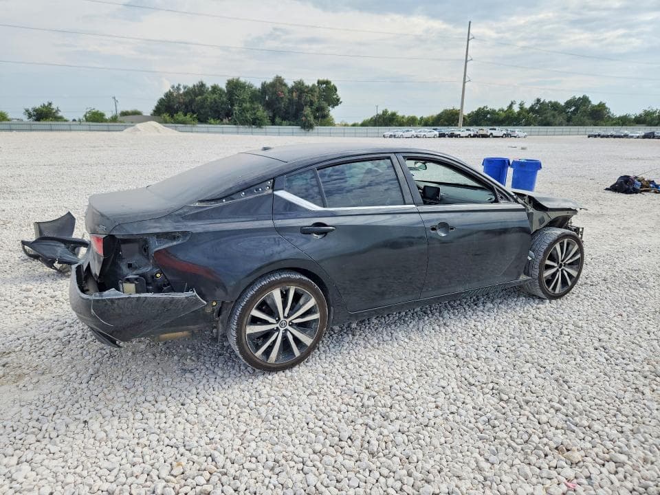 2021 NISSAN ALTIMA SR 3