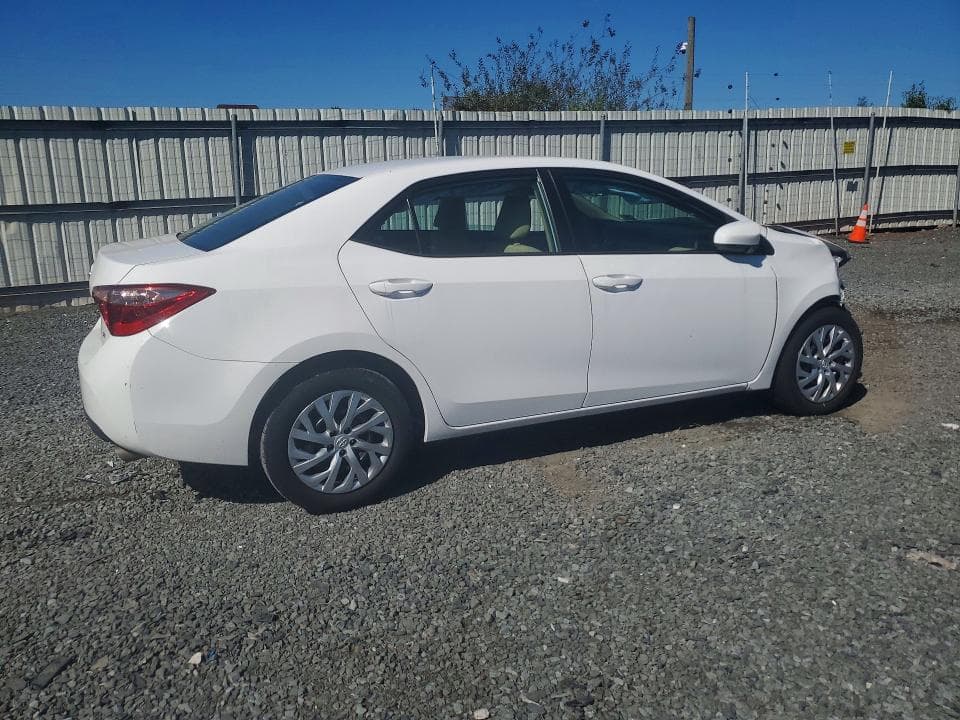 2018 TOYOTA COROLLA LE 3