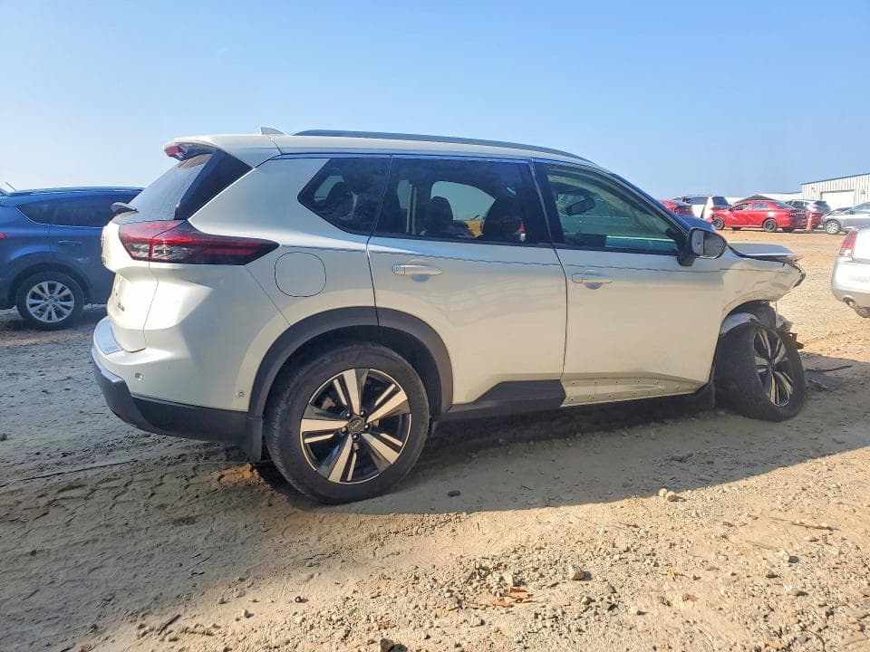 2024 NISSAN ROGUE SL 3