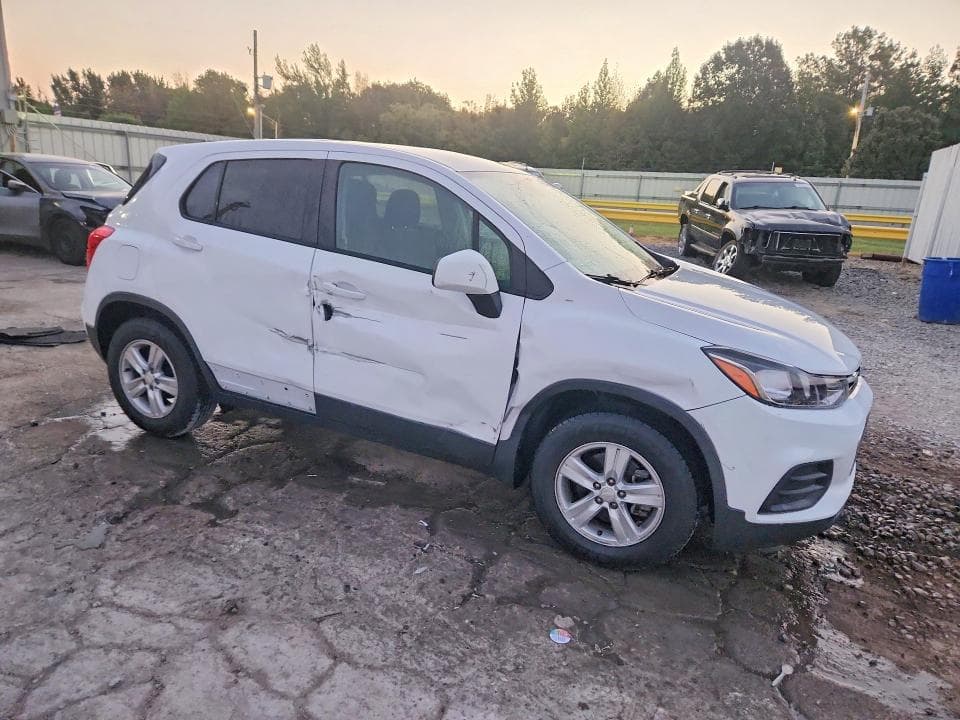2020 CHEVROLET TRAX LS 4
