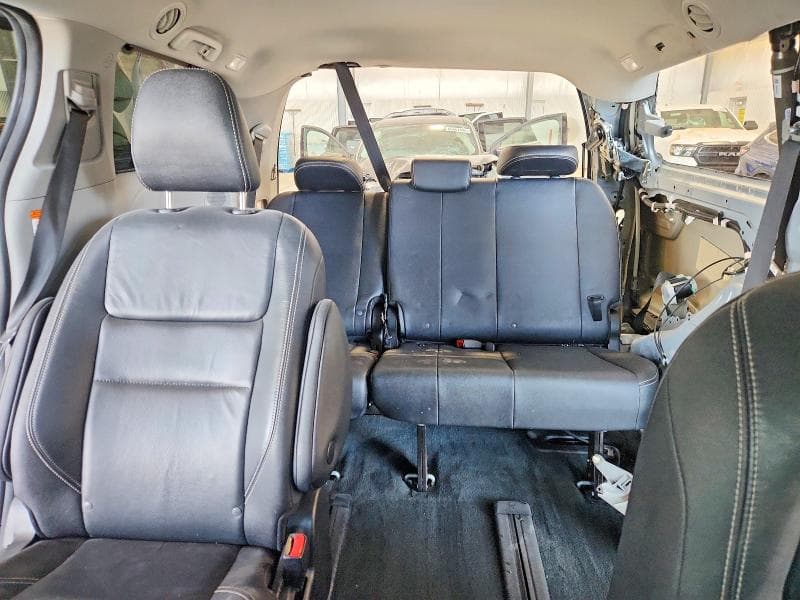 2019 TOYOTA SIENNA SE PREMIUM 7-PASSENGER 10