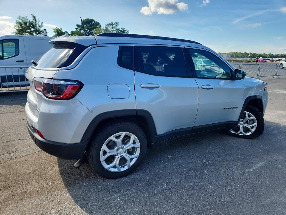2024 JEEP COMPASS LATITUDE 3