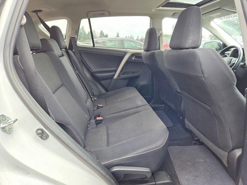2018 TOYOTA RAV4 XLE 11