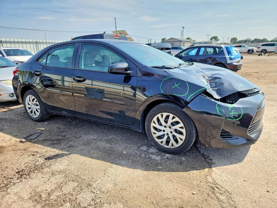 2017 TOYOTA COROLLA LE 4
