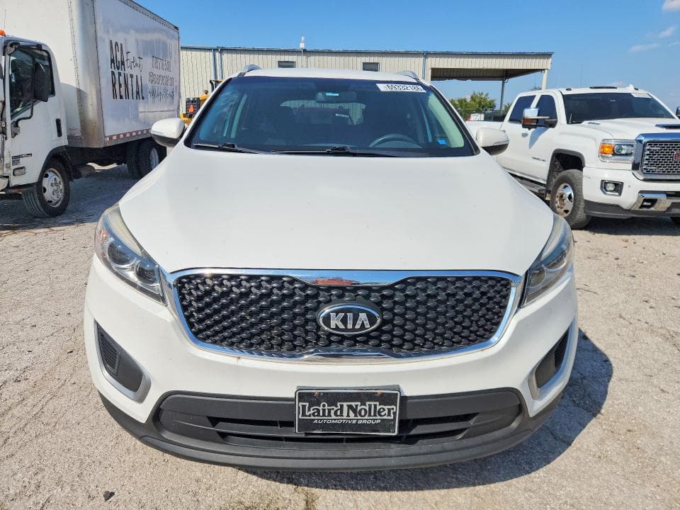 2017 KIA SORENTO LX V6 5