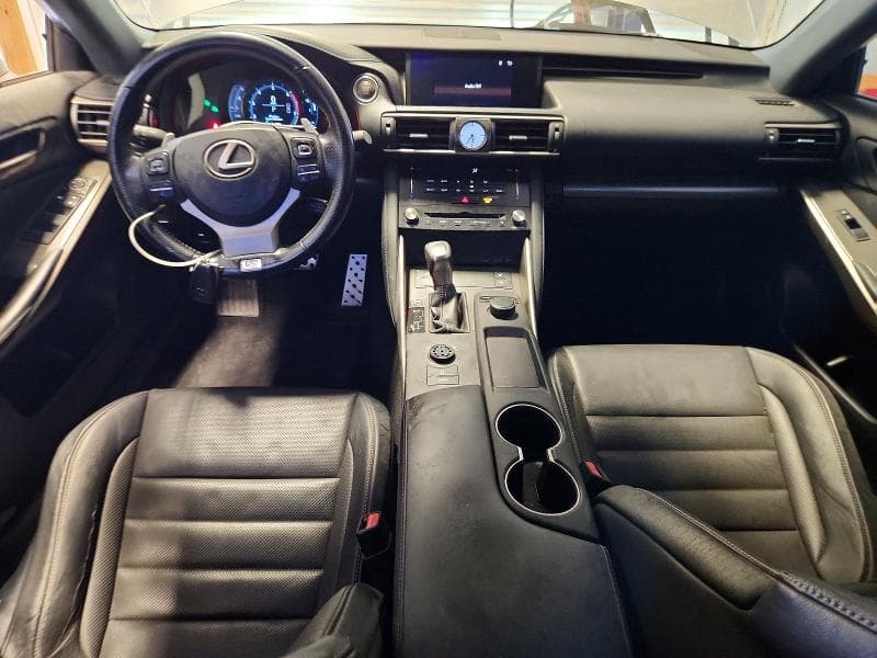 2017 LEXUS IS 200T 8