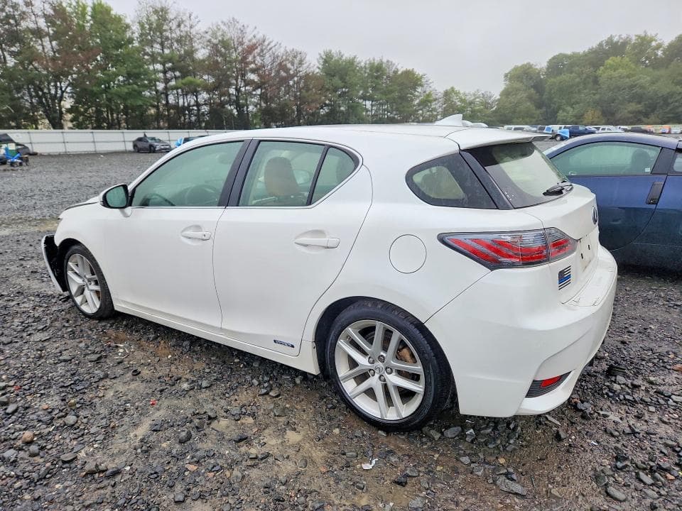 2017 LEXUS CT 200 2