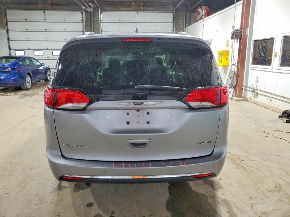 2018 CHRYSLER PACIFICA LIMITED 6