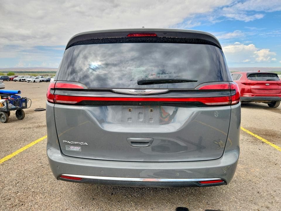 2022 CHRYSLER PACIFICA TOURING L 6