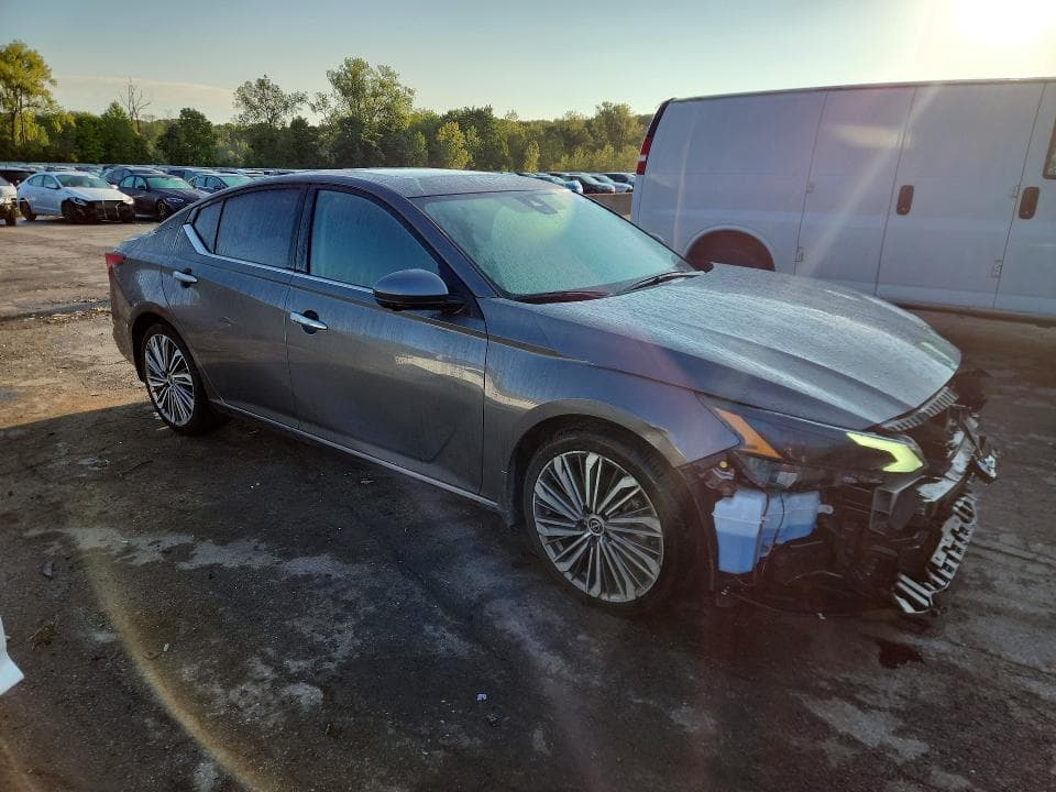 2025 NISSAN ALTIMA SL 4
