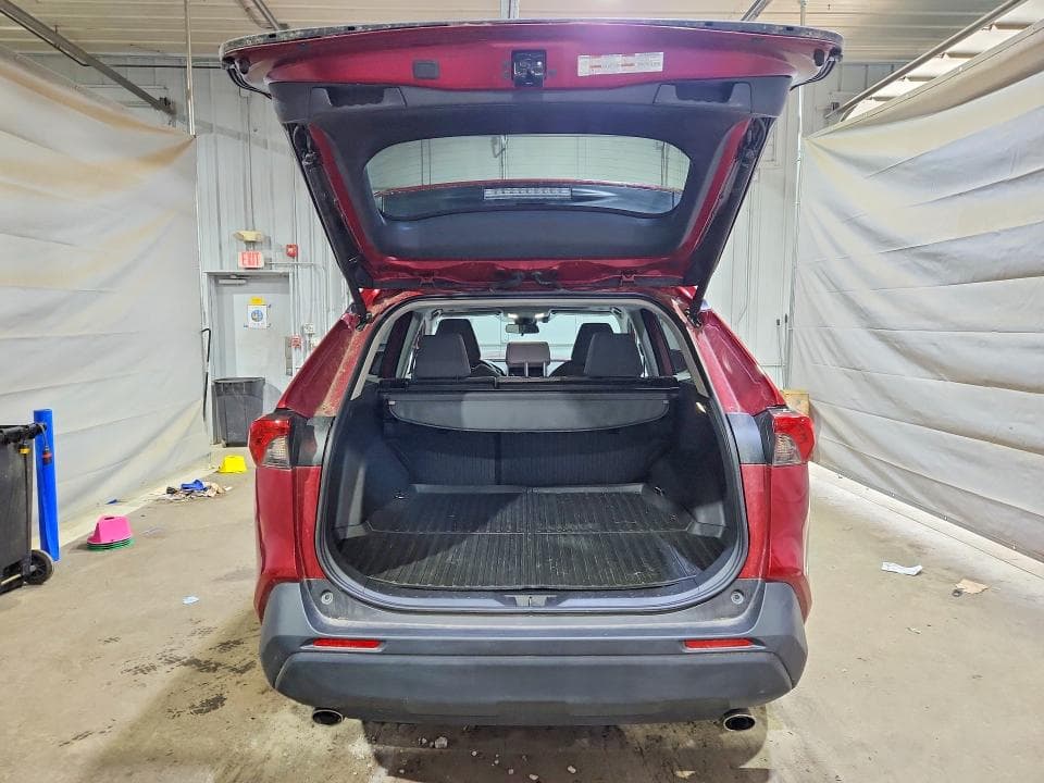 2025 TOYOTA RAV4 XLE 6