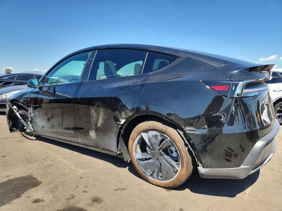 2026 TESLA MODEL Y 2