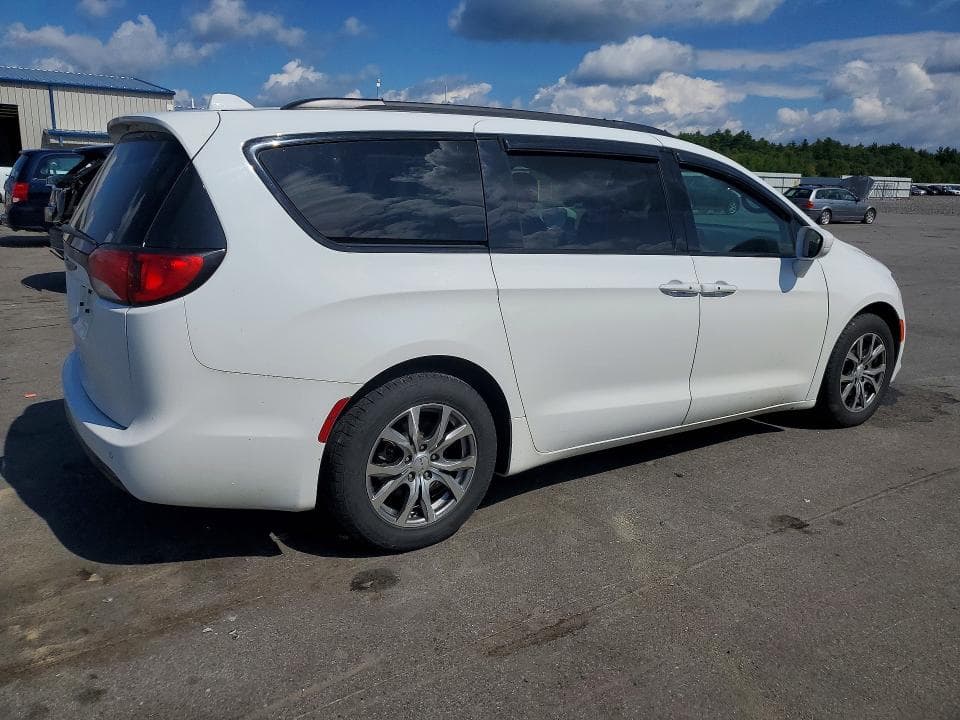 2019 CHRYSLER PACIFICA TOURING L 3